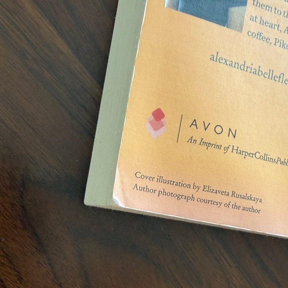 Avon 'Count Your Lucky Stars' Book Cover with Blue and Orange - Picture 3 of 3